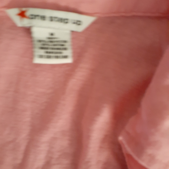 Cute top - Picture 2 of 2